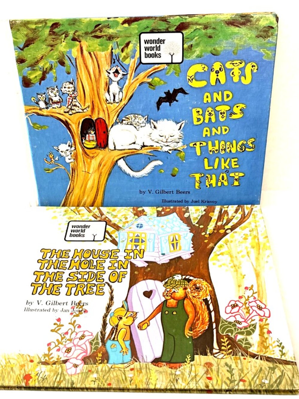 Lot of 2 Wonder World Books by V. Gilbert Beers Cats and Bats House in the Hole